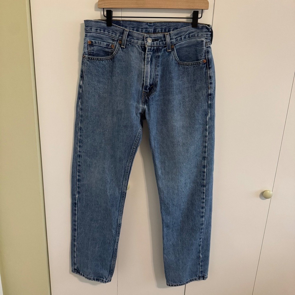 Levis 505 Regular Fit Straight Leg Jeans Mens 33x32 Medium Wash Blue Denim